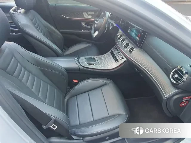 Mercedes-Benz E-Class W213 2022 Серебряный из Кореи, фото 3