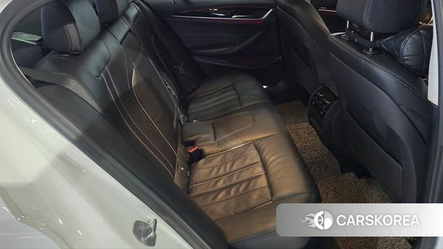 BMW 5 Series (G30) 2018 Белый из Кореи, фото 3