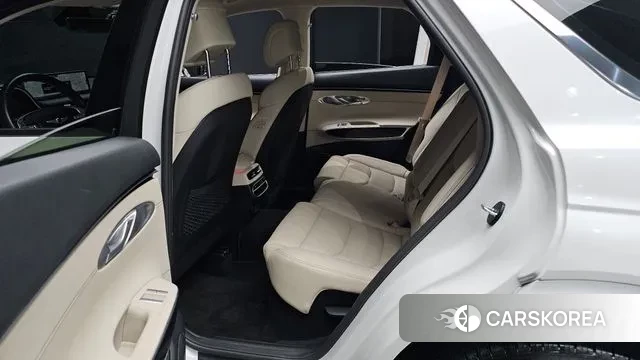 Genesis GV70 2022 Белый из Кореи, фото 3