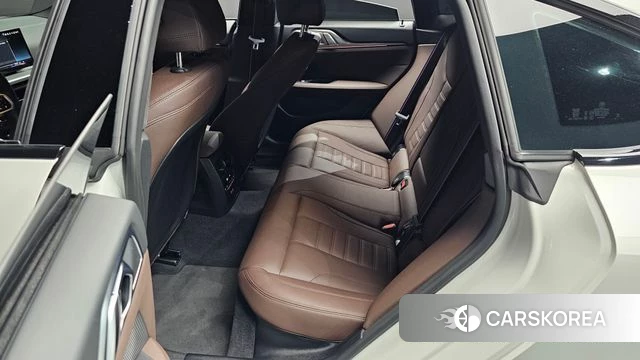 BMW 4 Series (G22) 2025 Белый из Кореи, фото 3