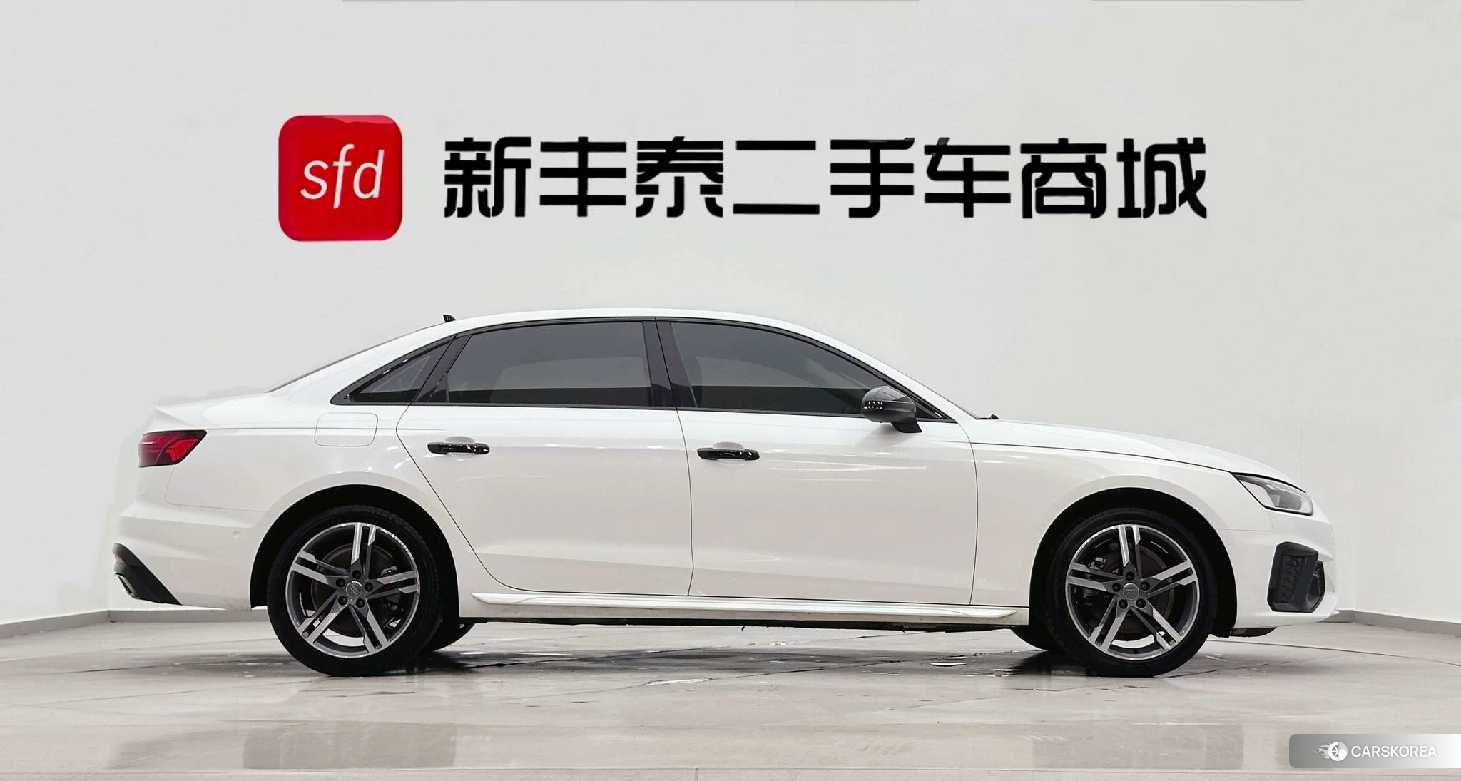 Audi A4L 2020 Белый из Китая, фото 3