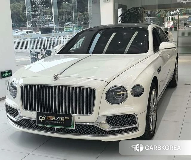 Bentley Flying Spur PHEV 2023 Белый из Китая, фото 3