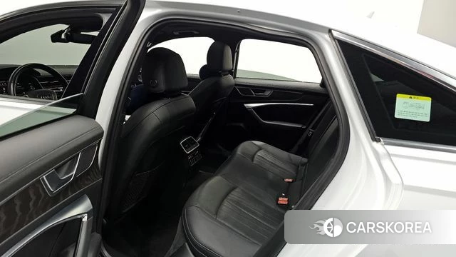 Audi A6 (C8) 2021 Белый из Кореи, фото 3