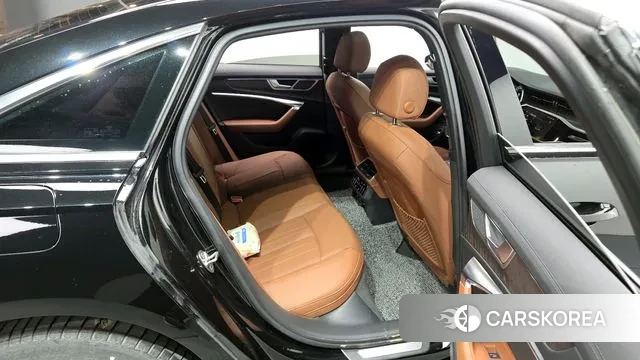 Audi A6 (C8) 2023 Черный из Кореи, фото 3