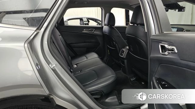 Kia Sportage 5th Generation 2023 Серебристо-серый из Кореи, фото 3