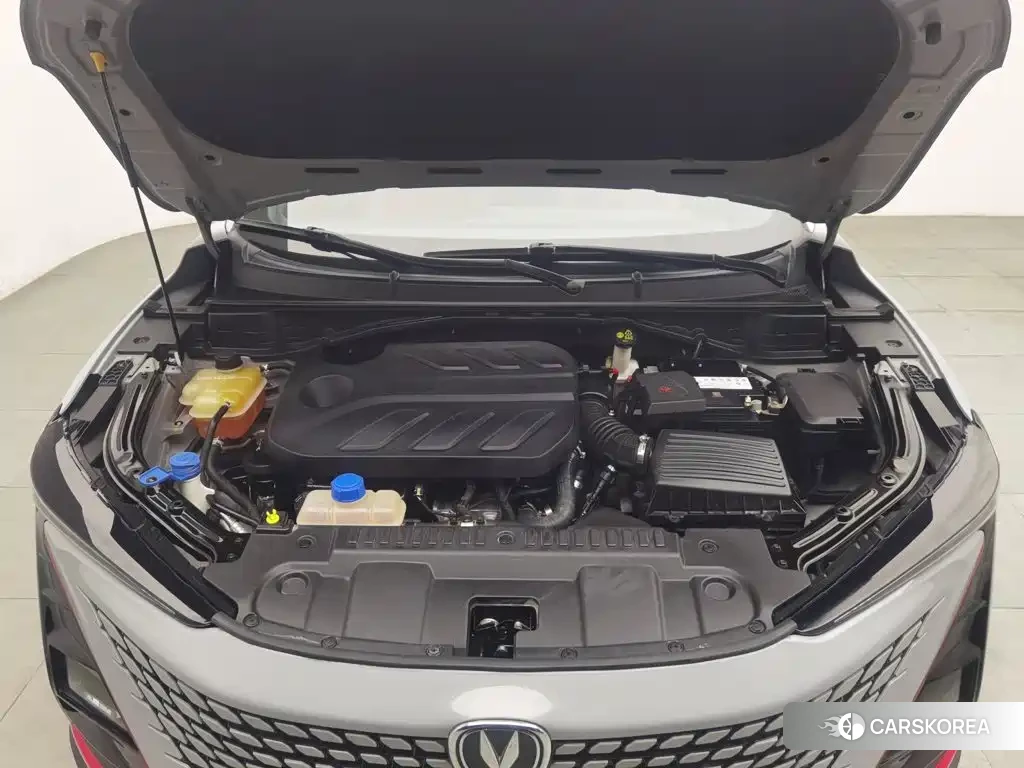 Chang'an UNI-T 2020 Silver/gray из Китая, фото 3