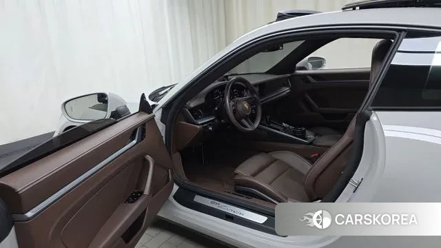 Porsche 911(992) 2021 Серебряный из Кореи, фото 3