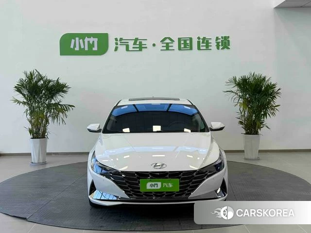 Hyundai Elantra 2023 Белый из Китая, фото 3