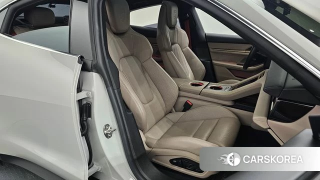 Porsche Taycan 2021 Серебристо-серый из Кореи, фото 3
