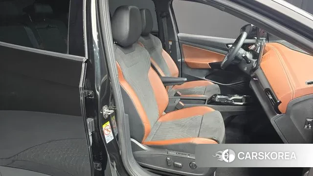 Volkswagen ID.4 2023 Черный из Кореи, фото 3