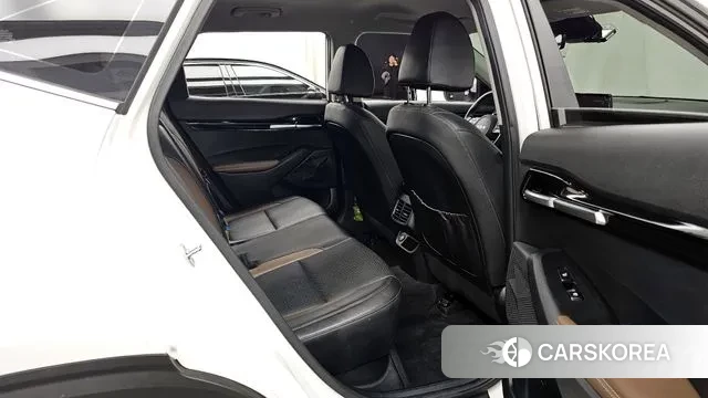 Kia Seltos 2022 Белый из Кореи, фото 3