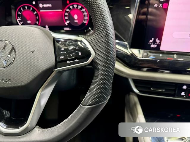 Volkswagen Tourang 2024 Черный из Китая, фото 3