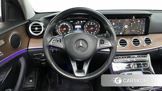 Mercedes-Benz E-Class W213 2018 Белый из Кореи, фото 3
