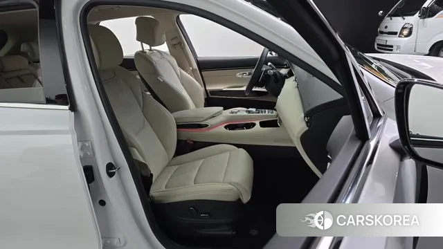 Genesis GV70 2024 Белый из Кореи, фото 3