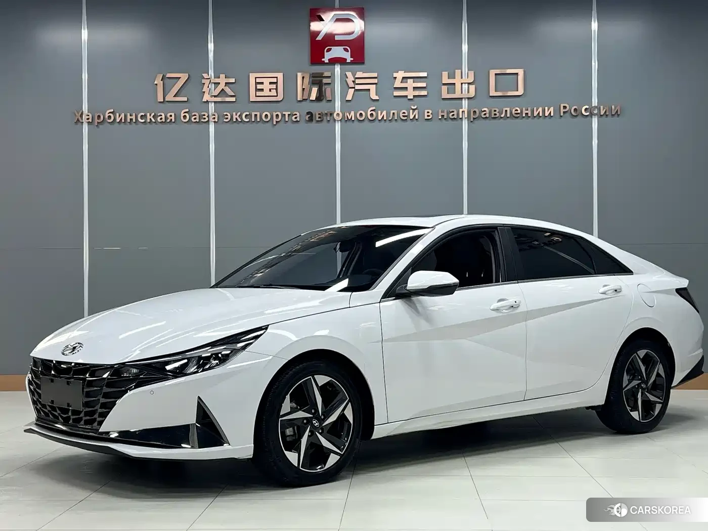 Hyundai Elantra 2023 Белый из Китая, фото 3