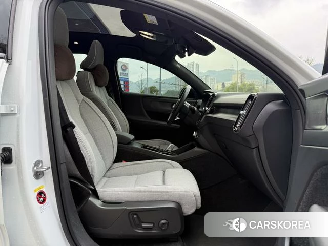 Volvo C40 EV 2023 Белый из Китая, фото 3