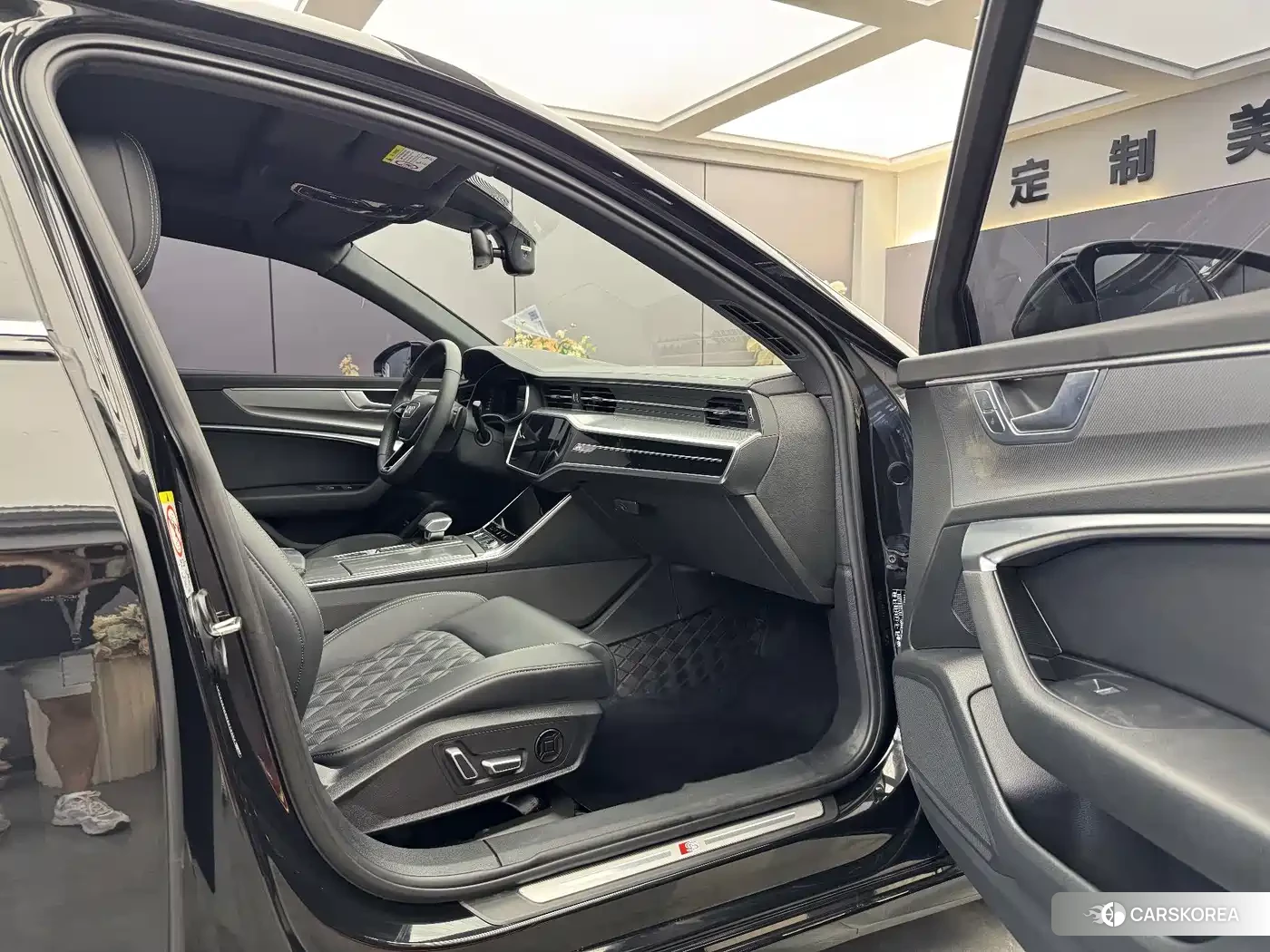 Audi A6L 2025 Черный из Китая, фото 3