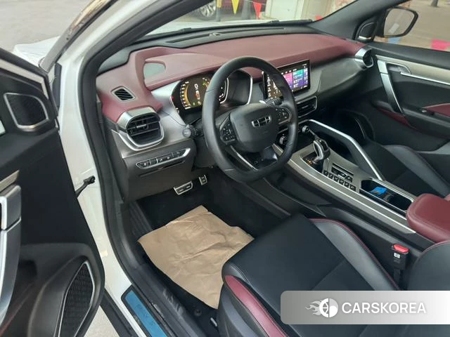 Geely Automobile Binyue 2021 Белый из Китая, фото 3