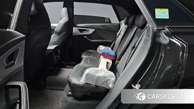 Audi Q8 (4M) 2023 Черный из Кореи, фото 3