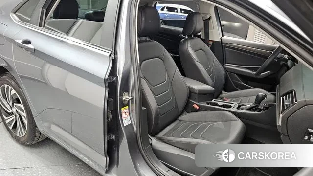 Volkswagen 7th Generation of Jetta 2021 Серый из Кореи, фото 3