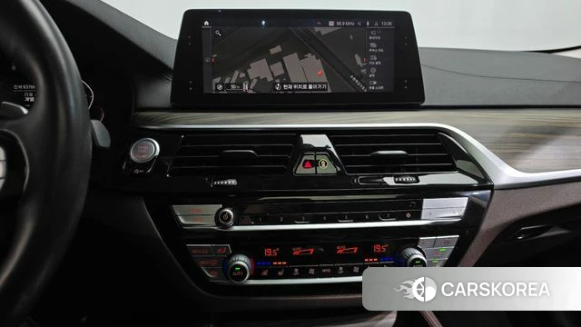 BMW 5 Series (G30) 2020 Черный из Кореи, фото 3
