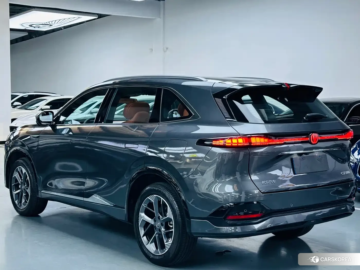Chang'an CS75PLUS 2024 Silver/gray из Китая, фото 3