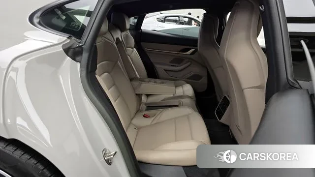 Porsche Taycan 2023 Серый из Кореи, фото 3