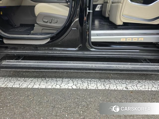 Kia The New Carnival 4th Generation 2025 Черный из Кореи, фото 3