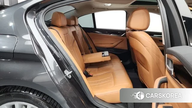 BMW 5 Series (G30) 2018 Серый из Кореи, фото 3