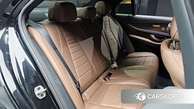 Mercedes-Benz E-Class W213 2021 Черный из Кореи, фото 3