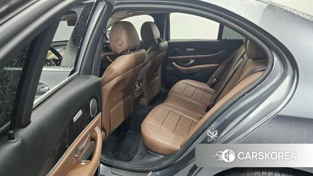 Mercedes-Benz E-Class W213 2018 Серый из Кореи, фото 3