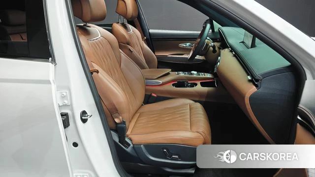 Genesis GV70 2023 Белый из Кореи, фото 3