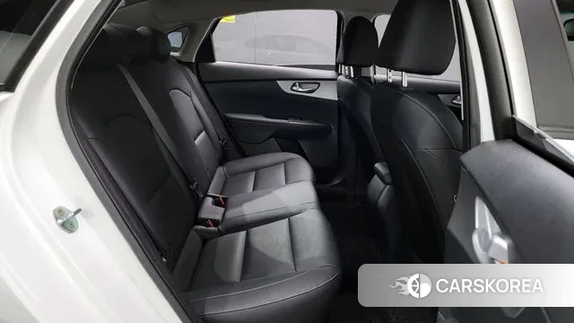 Kia The New K3 2nd generation 2022 Белый из Кореи, фото 3