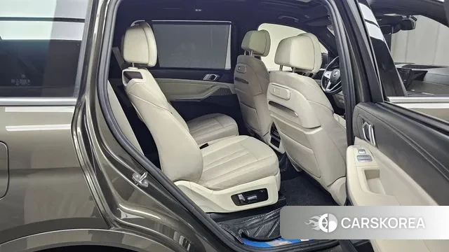 BMW X7 (G07) 2023 Цвет тростника из Кореи, фото 3