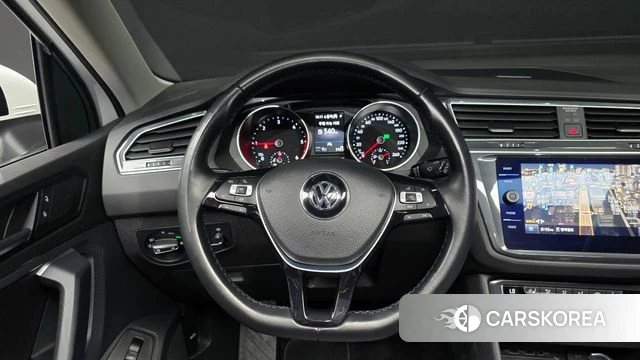 Volkswagen Tiguan second Generation 2019 Белый из Кореи, фото 3