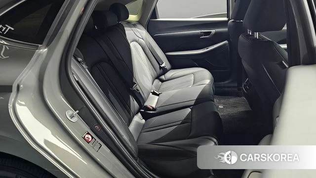 Hyundai Sonata Hybrid (DN8) 2022 Серебристо-серый из Кореи, фото 3