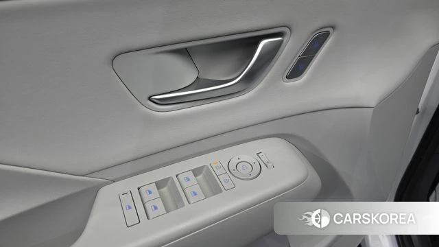 Hyundai Kona (SX2) 2024 Белый из Кореи, фото 3