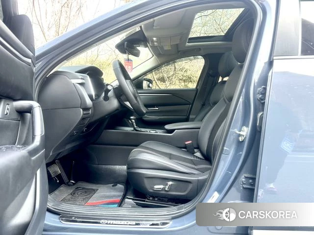Mazda CX-50 line also 2023 Серебристо-серый из Китая, фото 3