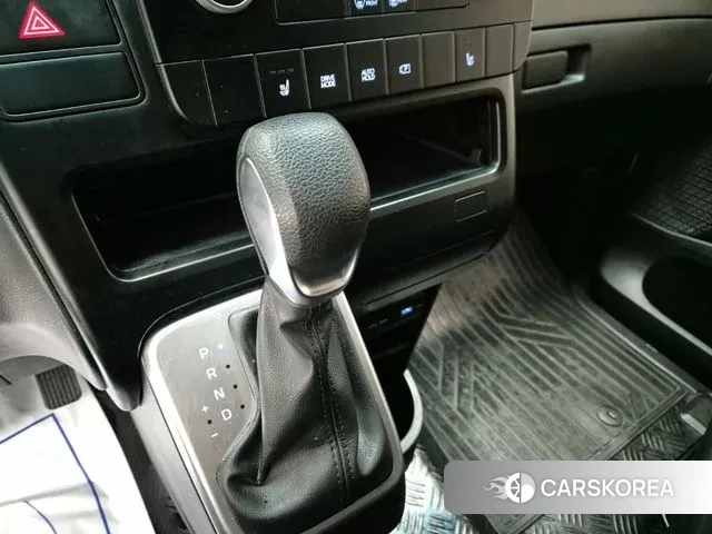 Hyundai Staria 2022 Белый из Кореи, фото 3