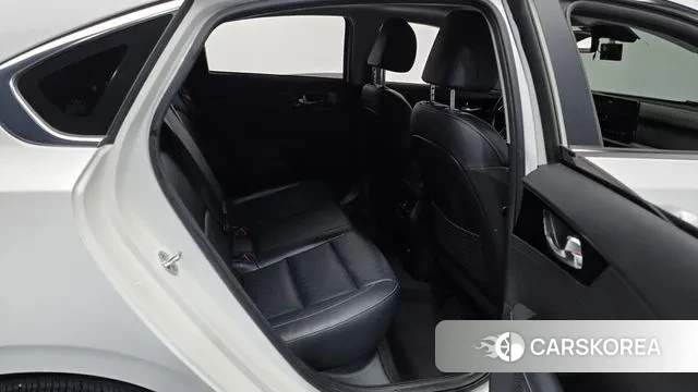 Kia The New K3 2nd generation 2021 Белый из Кореи, фото 3