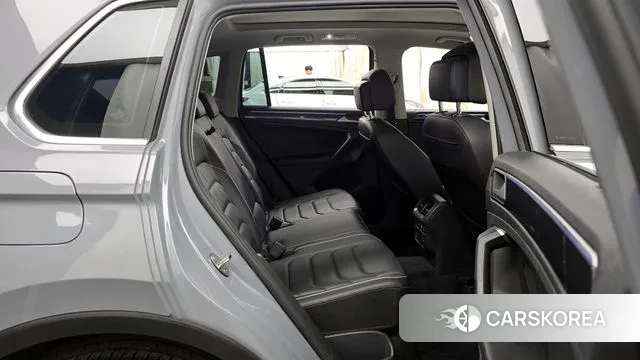 Volkswagen Tiguan second Generation 2022 Серый из Кореи, фото 3