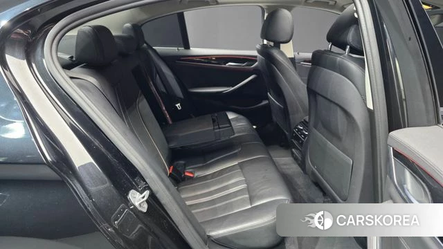 BMW 5 Series (G30) 2018 Черный из Кореи, фото 3