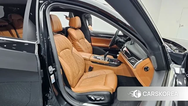 BMW 7 Series (G11) 2021 Черный из Кореи, фото 3