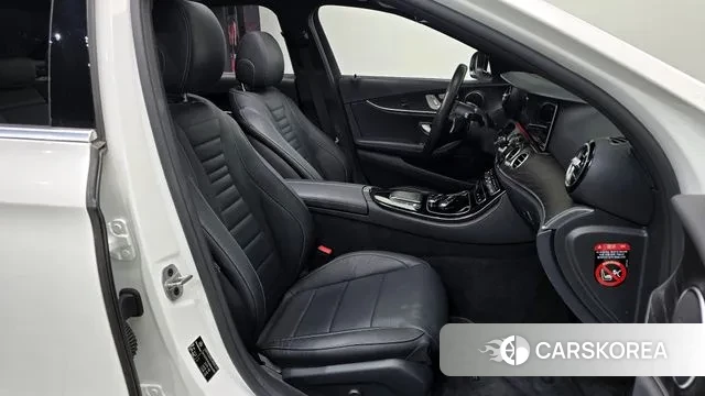 Mercedes-Benz E-Class W213 2021 Белый из Кореи, фото 3