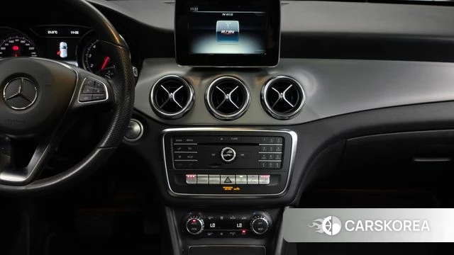 Mercedes-Benz GLA-Class X156 2019 Белый из Кореи, фото 3