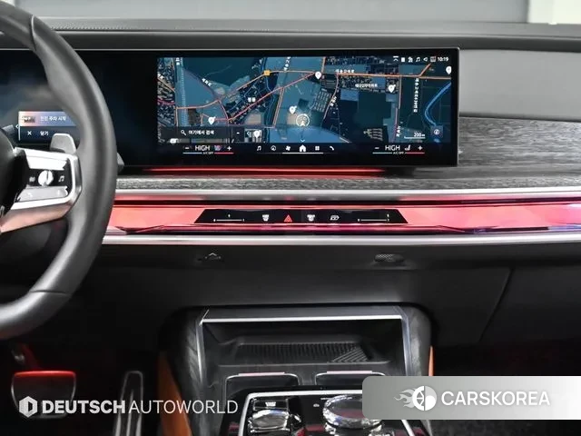 BMW 7 Series (G70) 2023 Белый из Кореи, фото 3