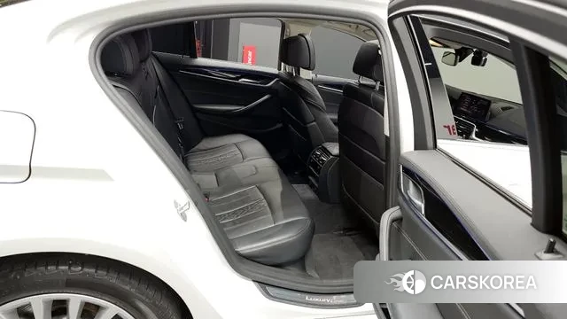 BMW 5 Series (G30) 2019 Белый из Кореи, фото 3