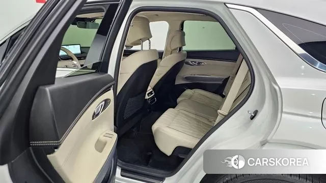 Genesis GV70 2022 Белый из Кореи, фото 3