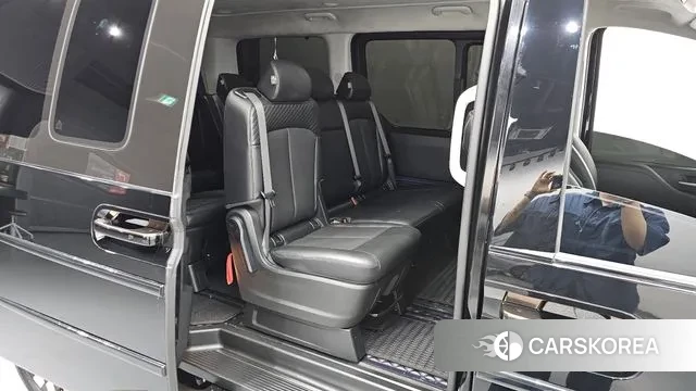 Hyundai Staria 2023 Черный из Кореи, фото 3