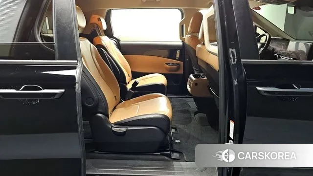 Kia Carnival 4th generation 2023 Черный из Кореи, фото 3